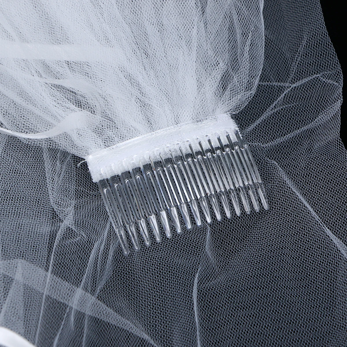 Wedding Bridal Veil With Comb 2-Tier Elegant Lace Applique Headpiece For Bride Wedding Dress Accessories Beige
Wedding Bridal Veil With Comb 2-Tier Elegant Lace Applique Headpiece For Bride Wedding Dress Accessories Beige