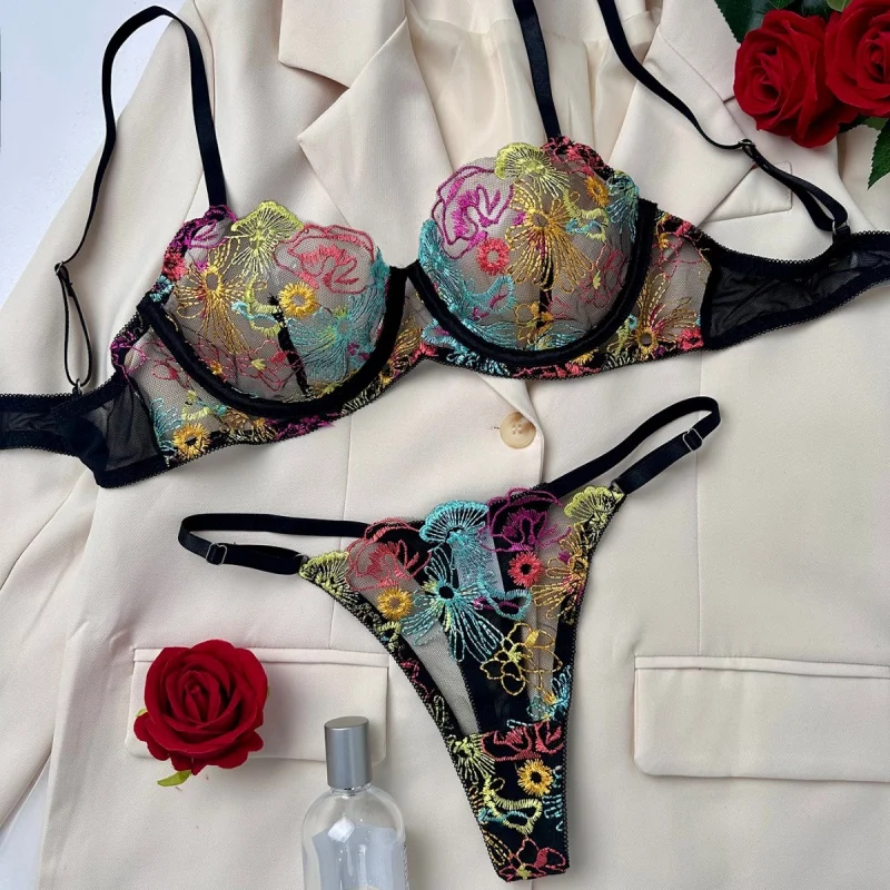 Bikini Fashion Hollowed-out See-through Embroidery Sexy Seduction Sexy Lingerie Suit Women
Bikini Fashion Hollowed-out See-through Embroidery Sexy Seduction Sexy Lingerie Suit Women