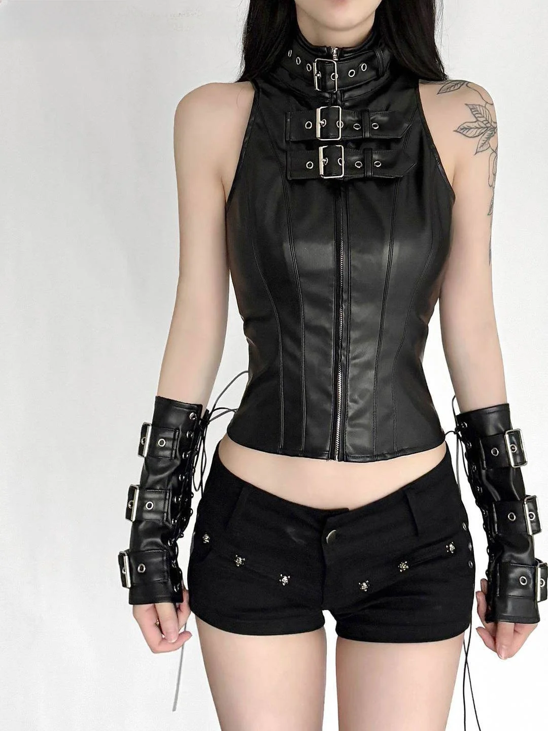 Slim Fit High Collar Metal Bule Leather Vest Waist Cinched Svel Top Women's Faion Casual Sle 206 Winter Collection
Slim Fit High Collar Metal Bule Leather Vest Waist Cinched Svel Top Women's Faion Casual Sle 206 Winter Collection