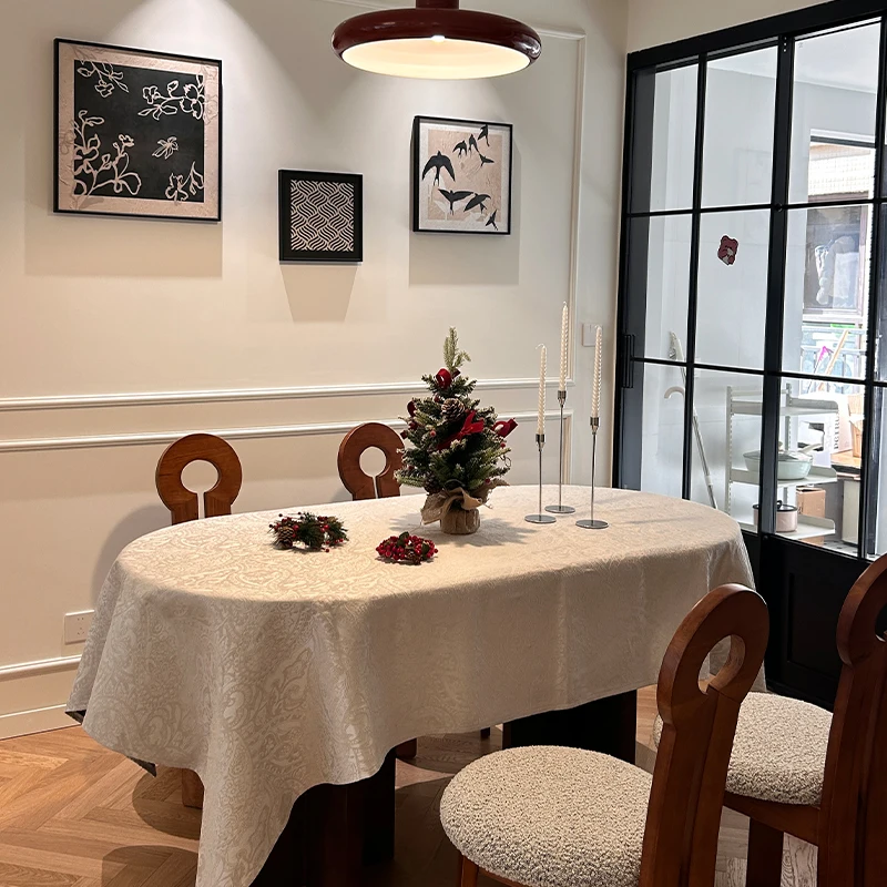 Atmospheric three-dimensional jacquard dining table cloth light luxury high-end French antique retro high-end waterproof
Atmospheric three-dimensional jacquard dining table cloth light luxury high-end French antique retro high-end waterproof