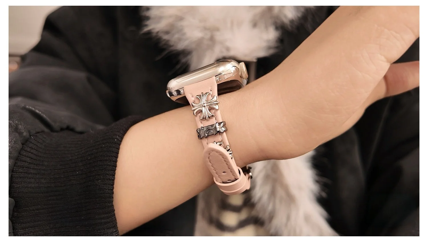 Cross leather compatible iWatch strap 38mm 40mm 41mm 42mm 44mm 45mm 49mm fashionable strap
Cross leather compatible iWatch strap 38mm 40mm 41mm 42mm 44mm 45mm 49mm fashionable strap