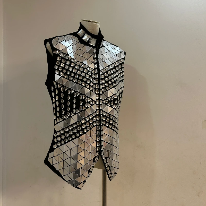 Sliver Glitter Mirror Men Rhinestone Waistcoat Crystal Vest Coat For Male Singer Bar Stage Performance Drummer Dance Costume
Sliver Glitter Mirror Men Rhinestone Waistcoat Crystal Vest Coat For Male Singer Bar Stage Performance Drummer Dance Costume