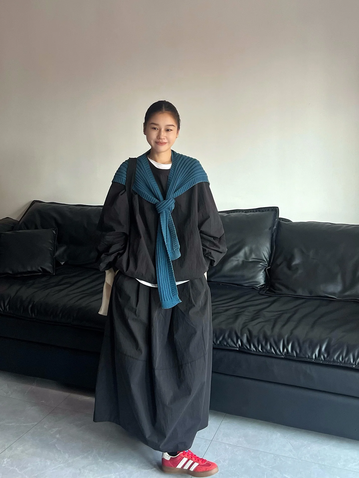 Комплект из свитшота и юбки Bla Spor: женский повседневный костюм-двойка для осеннего сезона, модная одежда для взрослых
Комплект из свитшота и юбки Bla Spor: женский повседневный костюм-двойка для осеннего сезона, модная одежда для взрослых