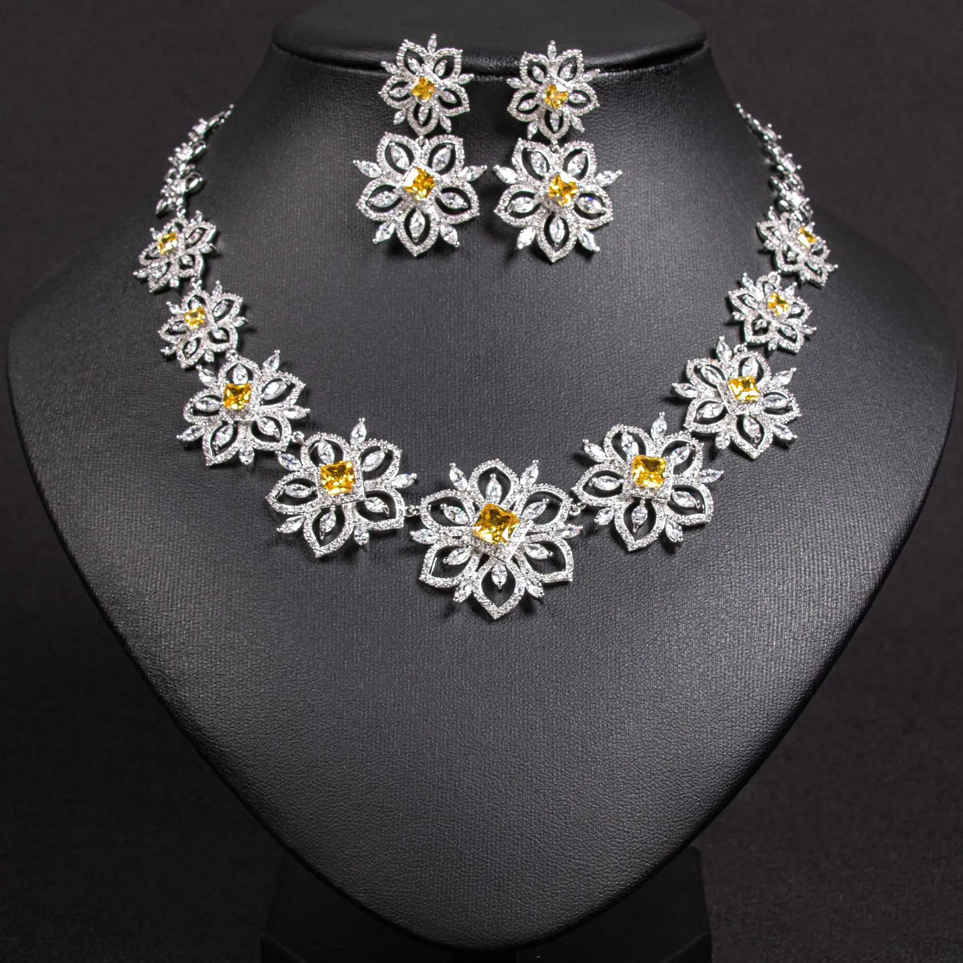 Luxury Jewelry Necklace ins Style Girl High Sense Dinner Wedding Dress Zircon Earrings Jewelry Set
Luxury Jewelry Necklace ins Style Girl High Sense Dinner Wedding Dress Zircon Earrings Jewelry Set