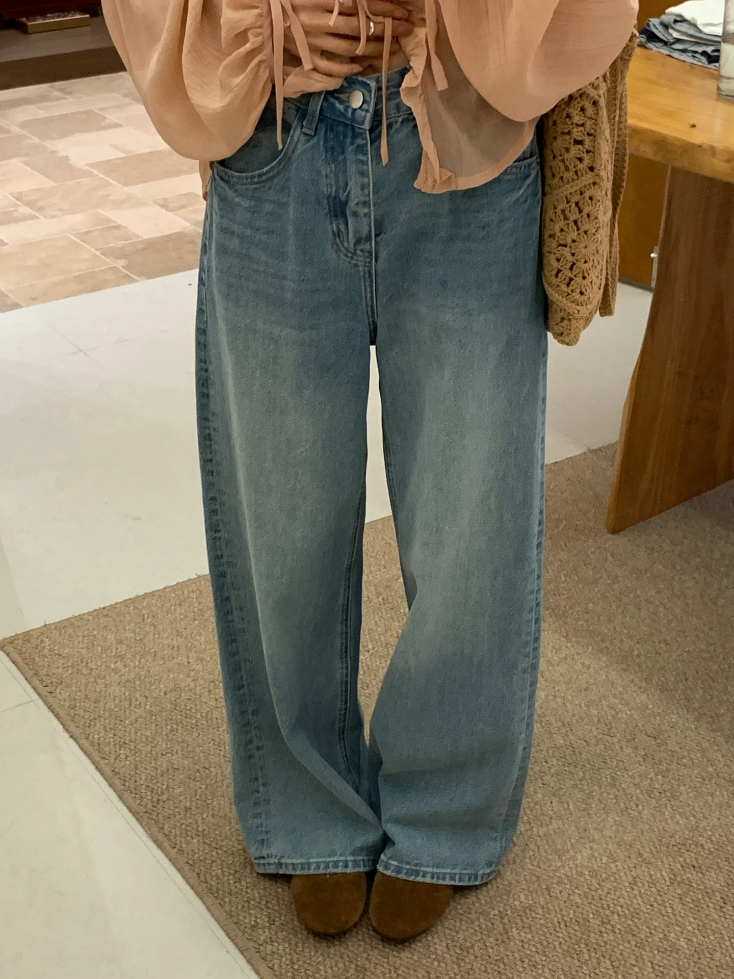 Minimalist Style Light Blue Cotton Denim Pants Women's High Waist Wide Leg Casual Trousers Spring Summer New Arrival Meat Con...
Minimalist Style Light Blue Cotton Denim Pants Women's High Waist Wide Leg Casual Trousers Spring Summer New Arrival Meat Con...