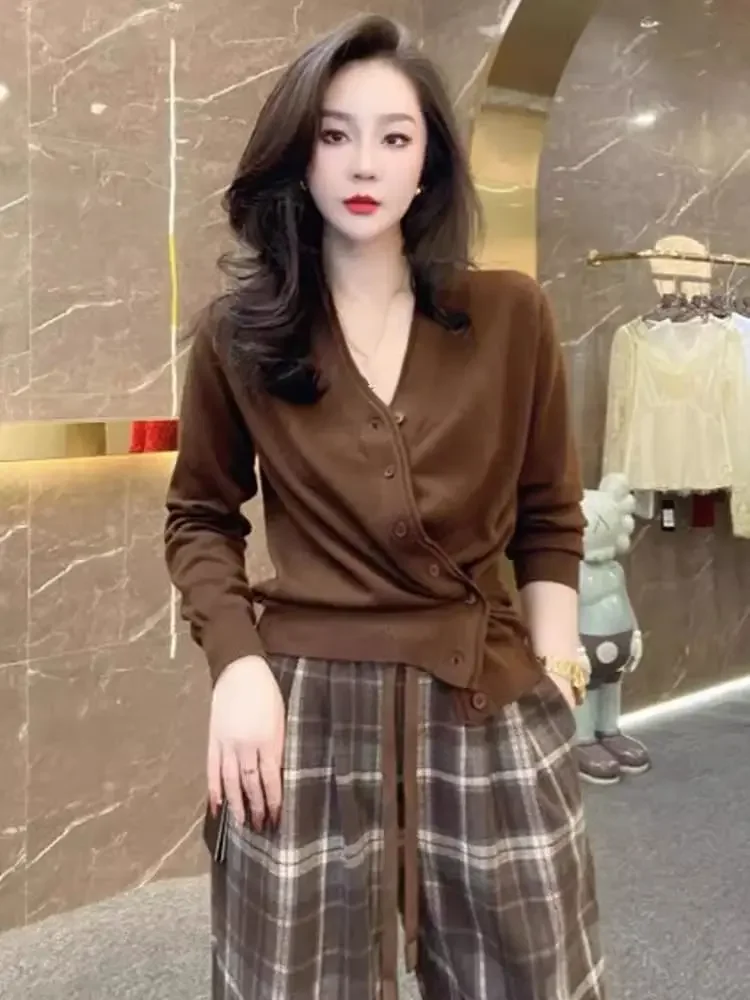 Irregular Vintage Cardigan Women's Clothing Trend Single Breasted Jackets Spring Autumn Coats Design V-neck Long Sleeve Tops New
Irregular Vintage Cardigan Women's Clothing Trend Single Breasted Jackets Spring Autumn Coats Design V-neck Long Sleeve Tops New