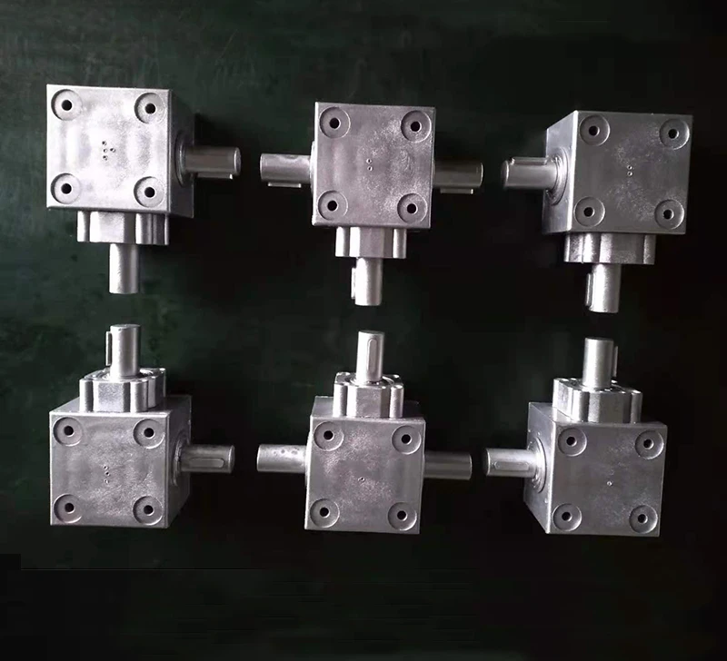 T-type Three Output Shaft 2.5 Die 16 Tooth 90 Degree Commutator Reverse Small Right Angle Steering Gear Box
T-type Three Output Shaft 2.5 Die 16 Tooth 90 Degree Commutator Reverse Small Right Angle Steering Gear Box