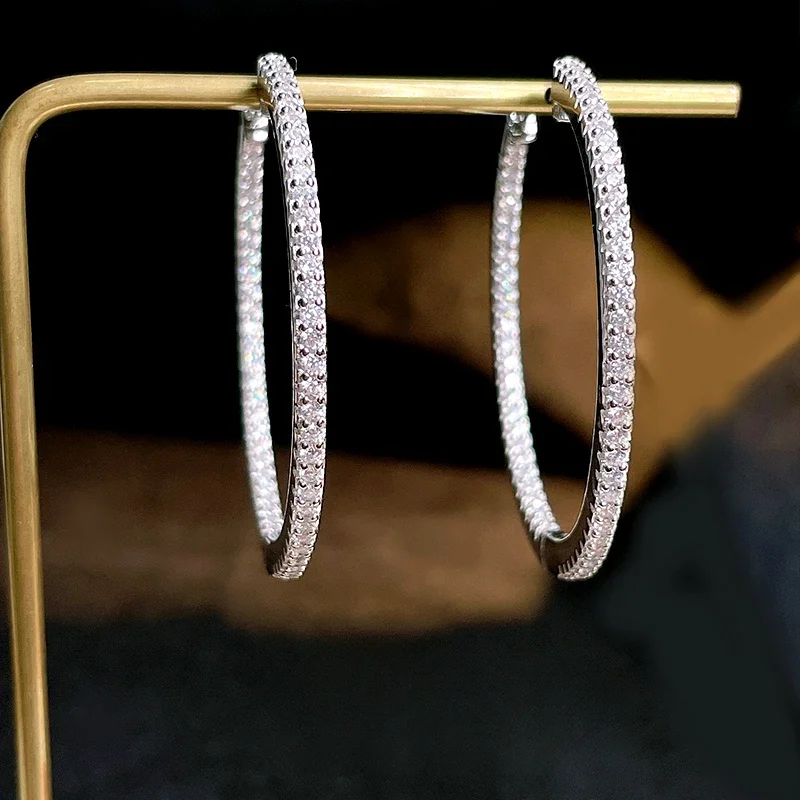 2024 Luxury large earrings 925 silver artificial white diamond earrings inlaid with high carbon diamond hundred DA personality
2024 Luxury large earrings 925 silver artificial white diamond earrings inlaid with high carbon diamond hundred DA personality