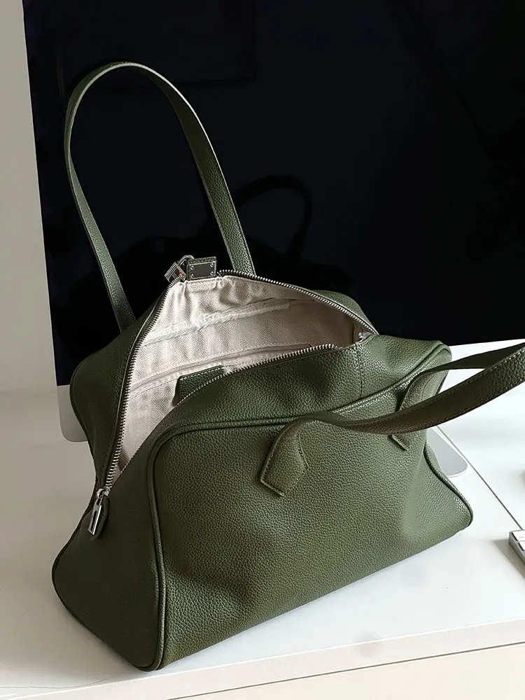 Green Leather Large Capacity Tote Bag Women's 2026 New High-End Commuter Handbag Single Shoulder Boston Bag Rectangular Shape
Green Leather Large Capacity Tote Bag Women's 2026 New High-End Commuter Handbag Single Shoulder Boston Bag Rectangular Shape