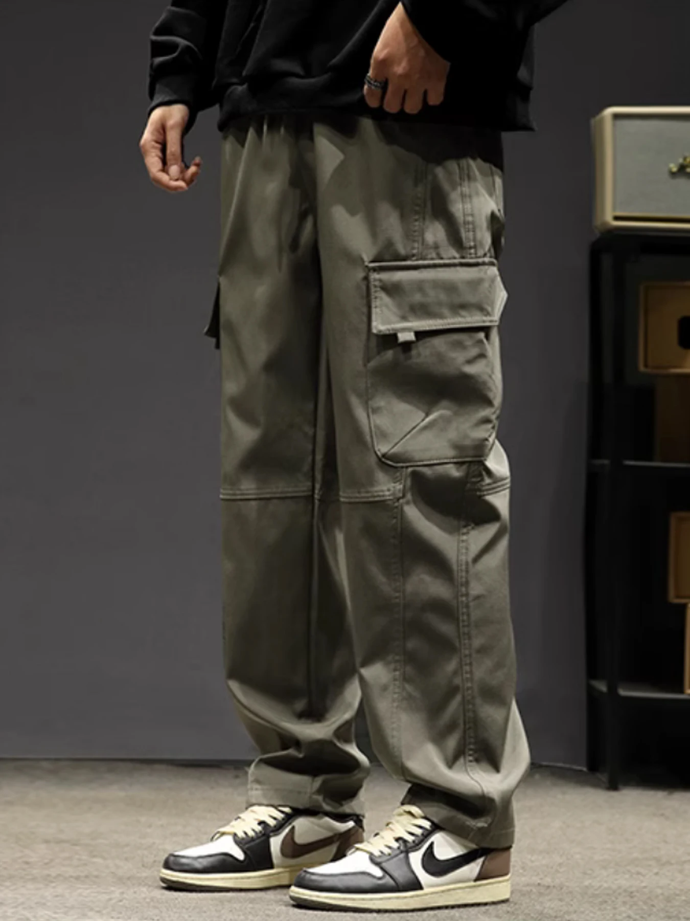 Men's Tactical Pants Outdoor Work Casual Cargo Trousers Waterproof Multi-pocket Wear-Resistant Outdoor Training Trousers
Men's Tactical Pants Outdoor Work Casual Cargo Trousers Waterproof Multi-pocket Wear-Resistant Outdoor Training Trousers