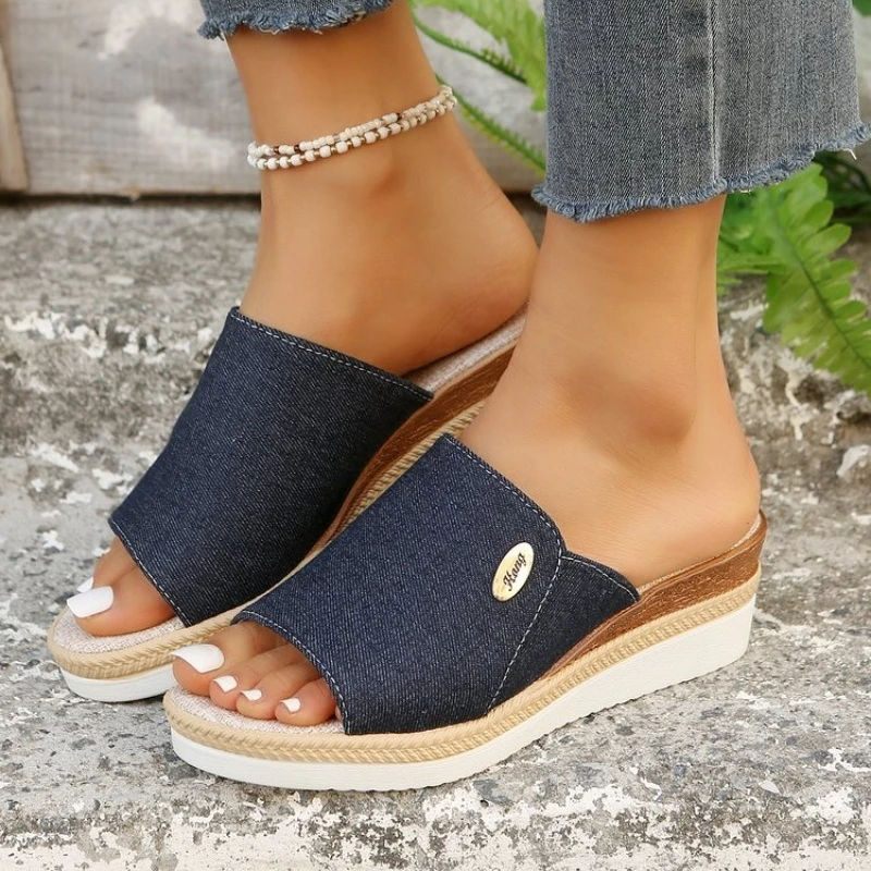 2026 Women's High Heels Slippers Summer Beach Platform Wedge Sandals Fashion Open Toe Outdoor Ladies Slides Sandalias Mujer
2026 Women's High Heels Slippers Summer Beach Platform Wedge Sandals Fashion Open Toe Outdoor Ladies Slides Sandalias Mujer