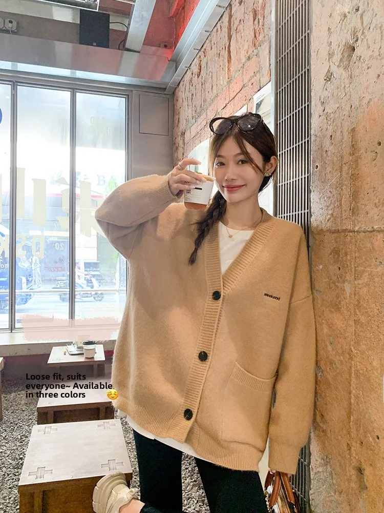 Zeng Xiao Salt женский свободный вязаный открытый кардиган V-Ne ленивый Sle утягивающая верхняя одежда весенний сезон Faion для поездок на работу ветер
Zeng Xiao Salt женский свободный вязаный открытый кардиган V-Ne ленивый Sle утягивающая верхняя одежда весенний сезон Faion для поездок на работу ветер