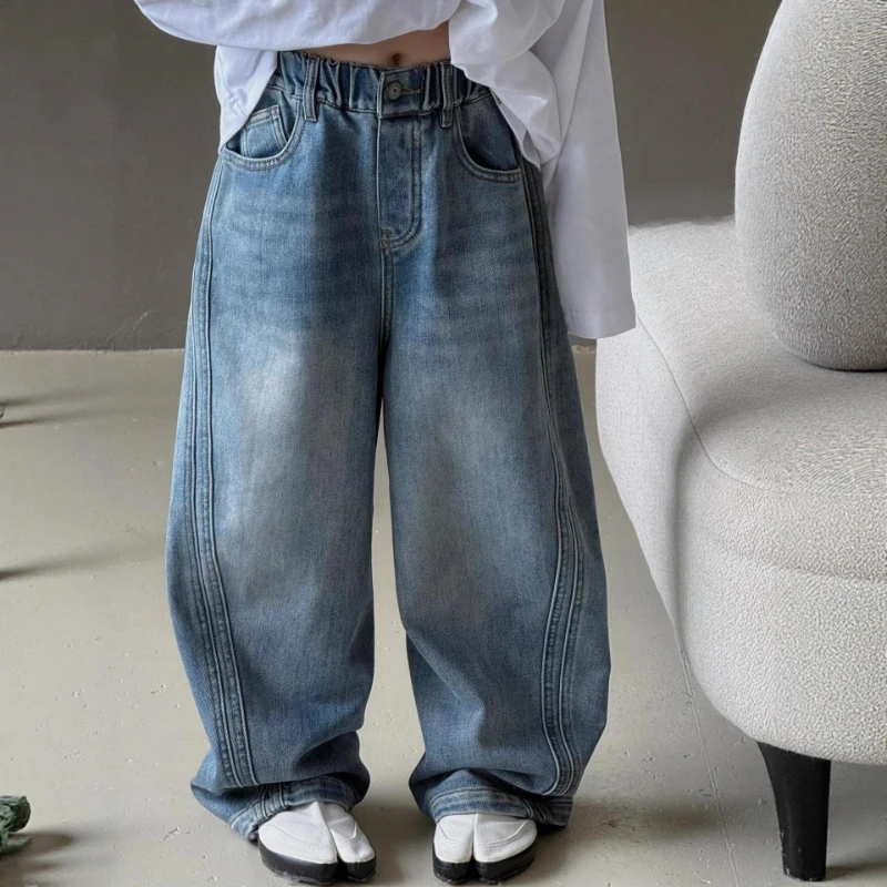 2026 Boys‘ Light Blue Denim Jeans, Loose Fit Casual Pants for Kids Autumn Daily Wear New Arrival
2026 Boys‘ Light Blue Denim Jeans, Loose Fit Casual Pants for Kids Autumn Daily Wear New Arrival