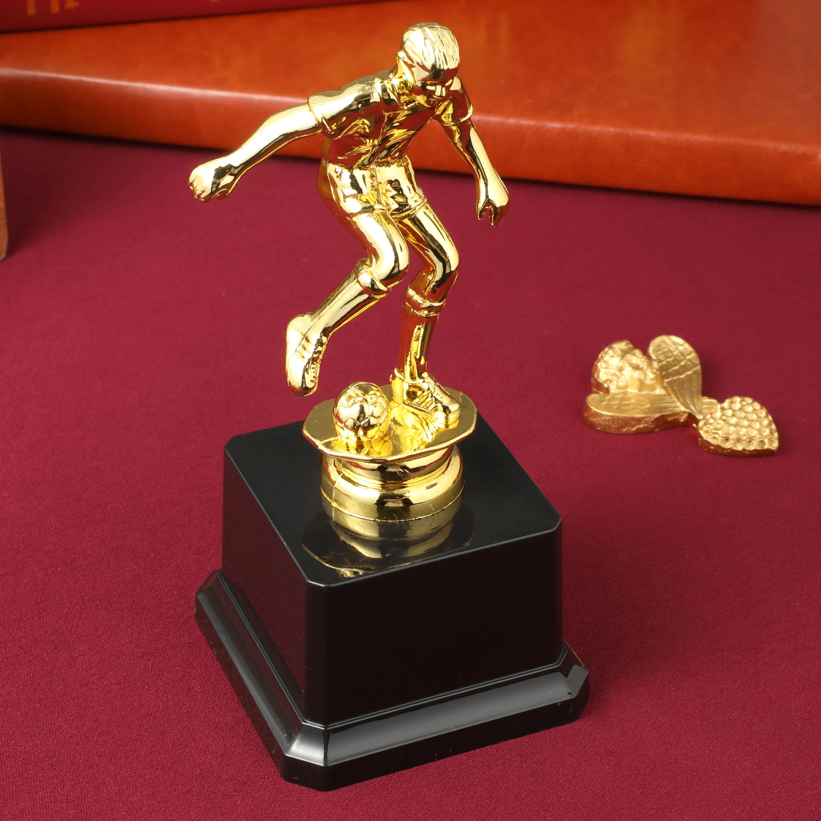 Golden Plastic Soccer Trophies Sports Awards Custom Championship Cups Party Favors Competitions Decorations
Golden Plastic Soccer Trophies Sports Awards Custom Championship Cups Party Favors Competitions Decorations