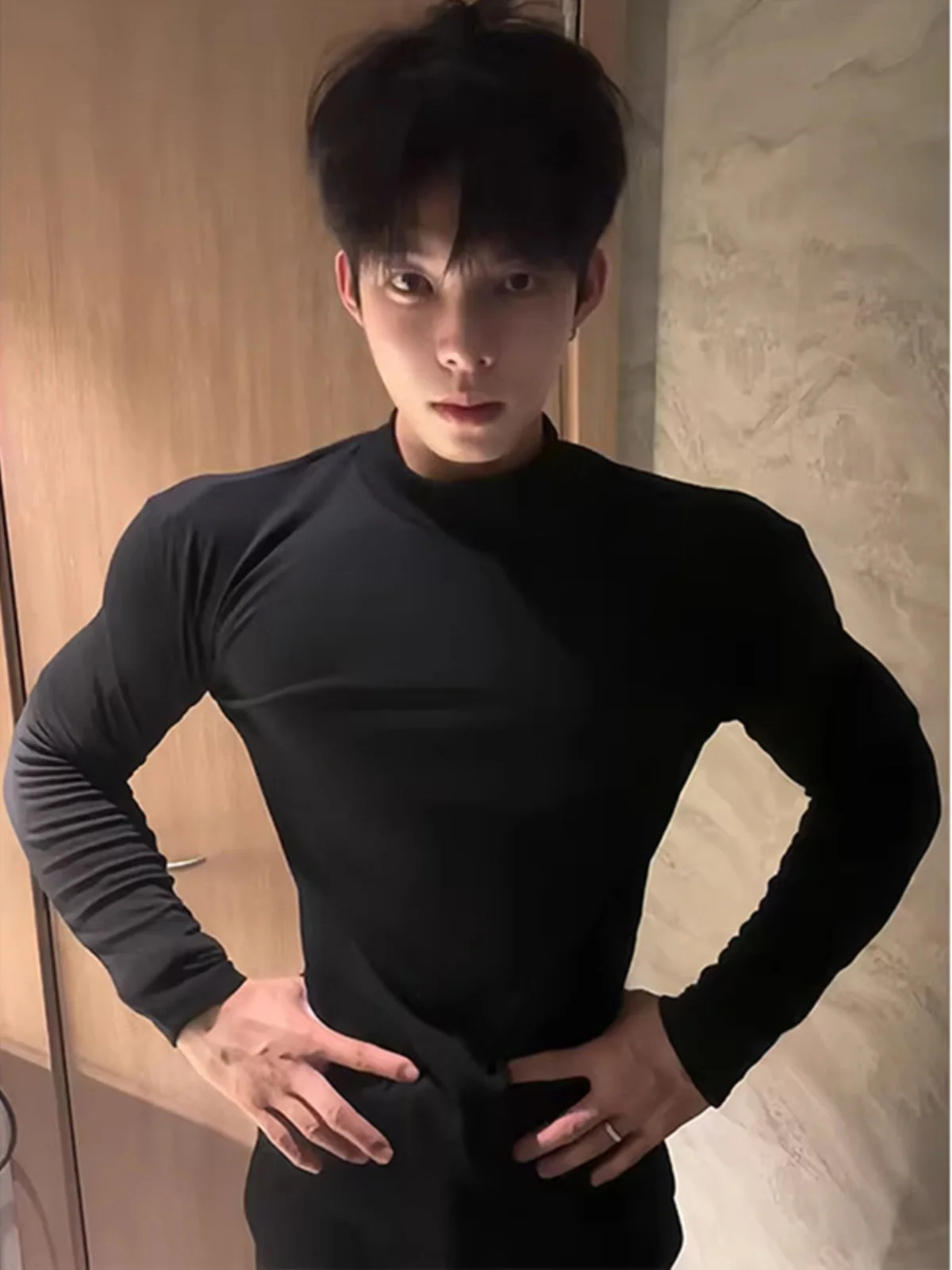 Мужская термофутболка с высоким воротом Bla, облегающая, для осени и зимы, улучшающая силу мышц, Cleanfit, теплая
Мужская термофутболка с высоким воротом Bla, облегающая, для осени и зимы, улучшающая силу мышц, Cleanfit, теплая