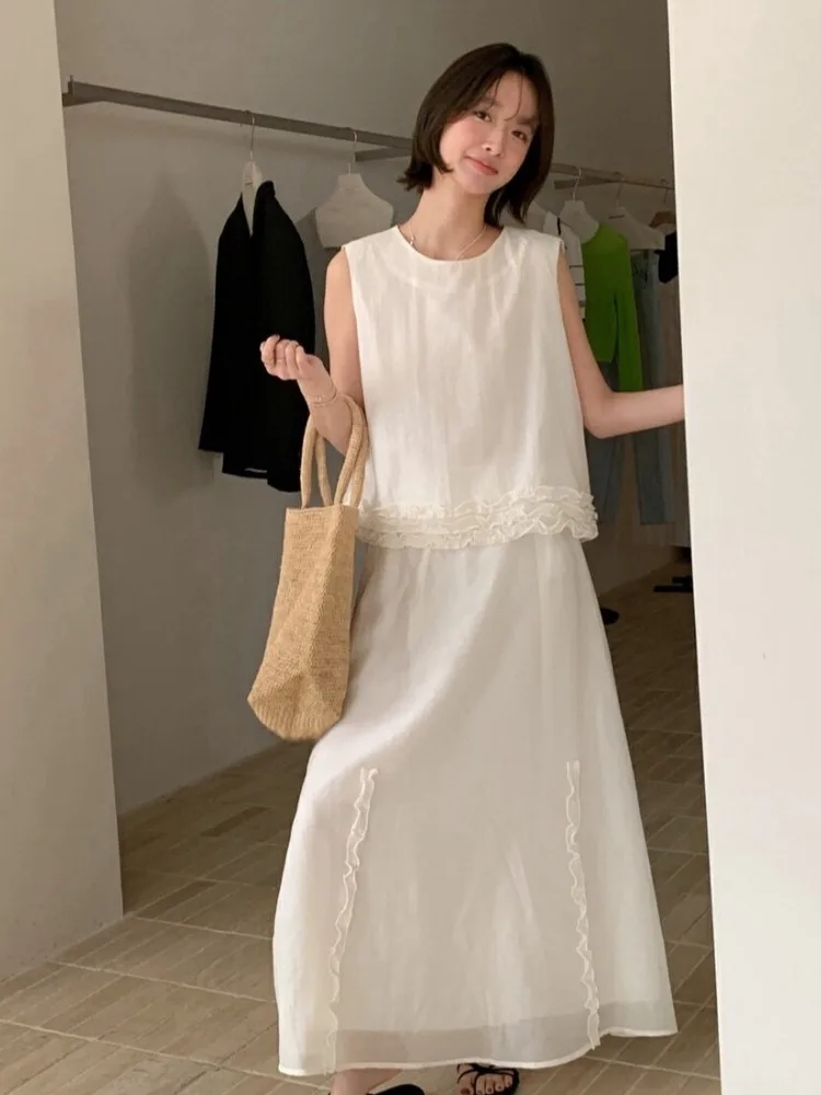 Korean Style Women's Gentle Ruffle Trim Vest Top And High Waist Skirt Two Piece Set Slimming Fashion Ensemble
Korean Style Women's Gentle Ruffle Trim Vest Top And High Waist Skirt Two Piece Set Slimming Fashion Ensemble