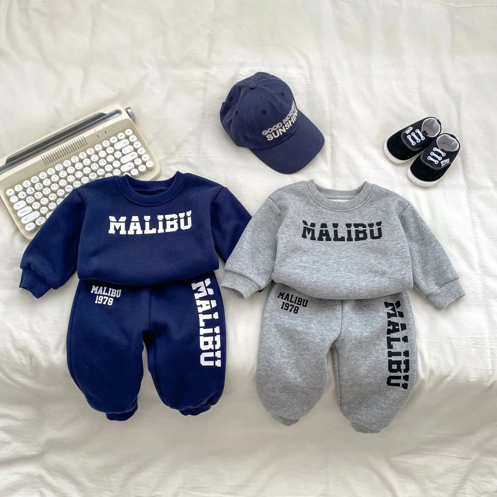 2024 Winter Kids Baby Boys Clothes Set Cotton Fleece Letter Sweatshirts Pants Suit Toddler
2024 Winter Kids Baby Boys Clothes Set Cotton Fleece Letter Sweatshirts Pants Suit Toddler
