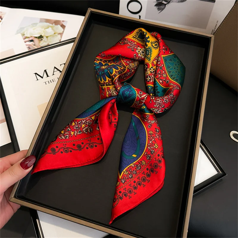 70CM New Women Leopard Print Neckerchief Hair Band Foulard Bandana Echarpe Tie Shawl Wraps Luxury Brand Square Silk Scarf
70CM New Women Leopard Print Neckerchief Hair Band Foulard Bandana Echarpe Tie Shawl Wraps Luxury Brand Square Silk Scarf