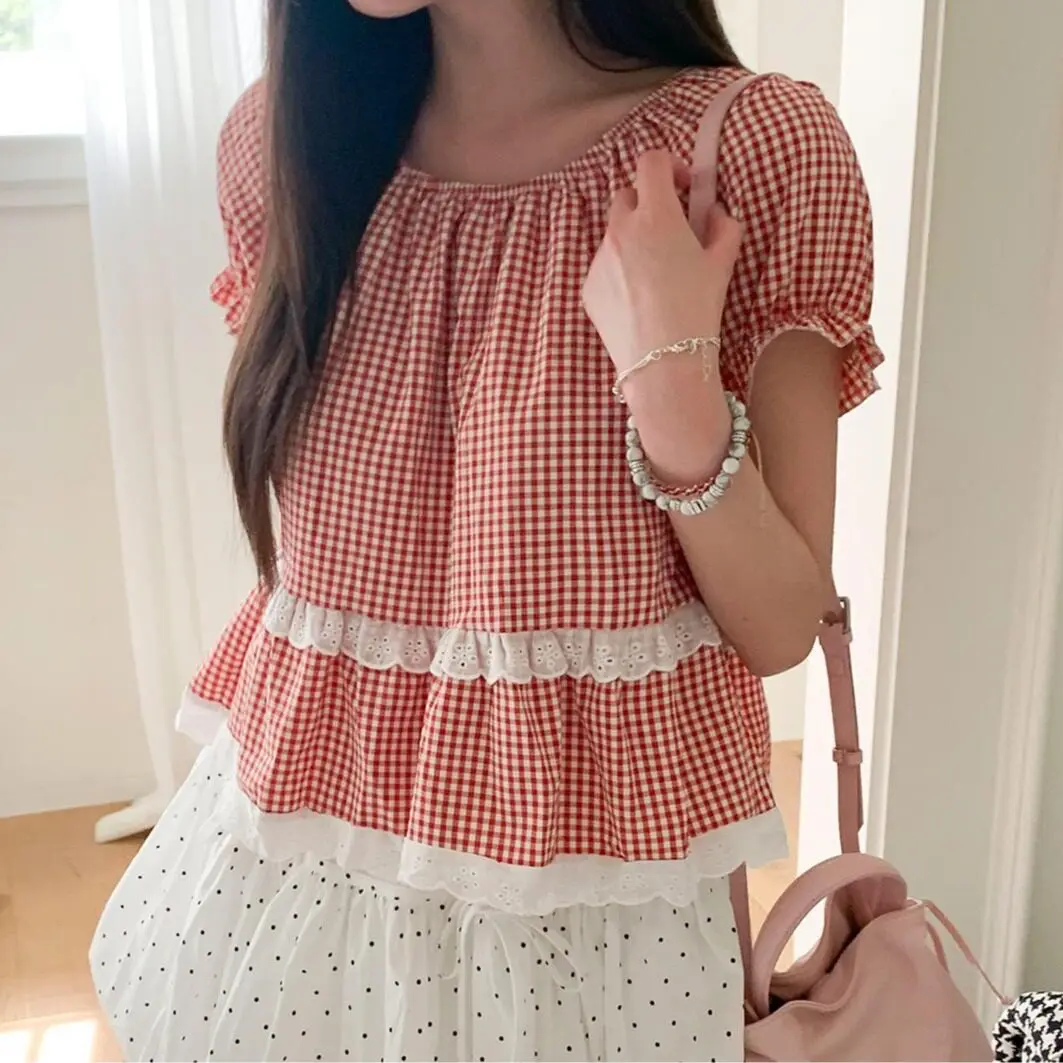 East Gate Loose Bubble Sleeve Women's Shirt Sweet Style Floral Lace Trim Casual Short Sleeve round Neck Polyester Fabric
East Gate Loose Bubble Sleeve Women's Shirt Sweet Style Floral Lace Trim Casual Short Sleeve round Neck Polyester Fabric