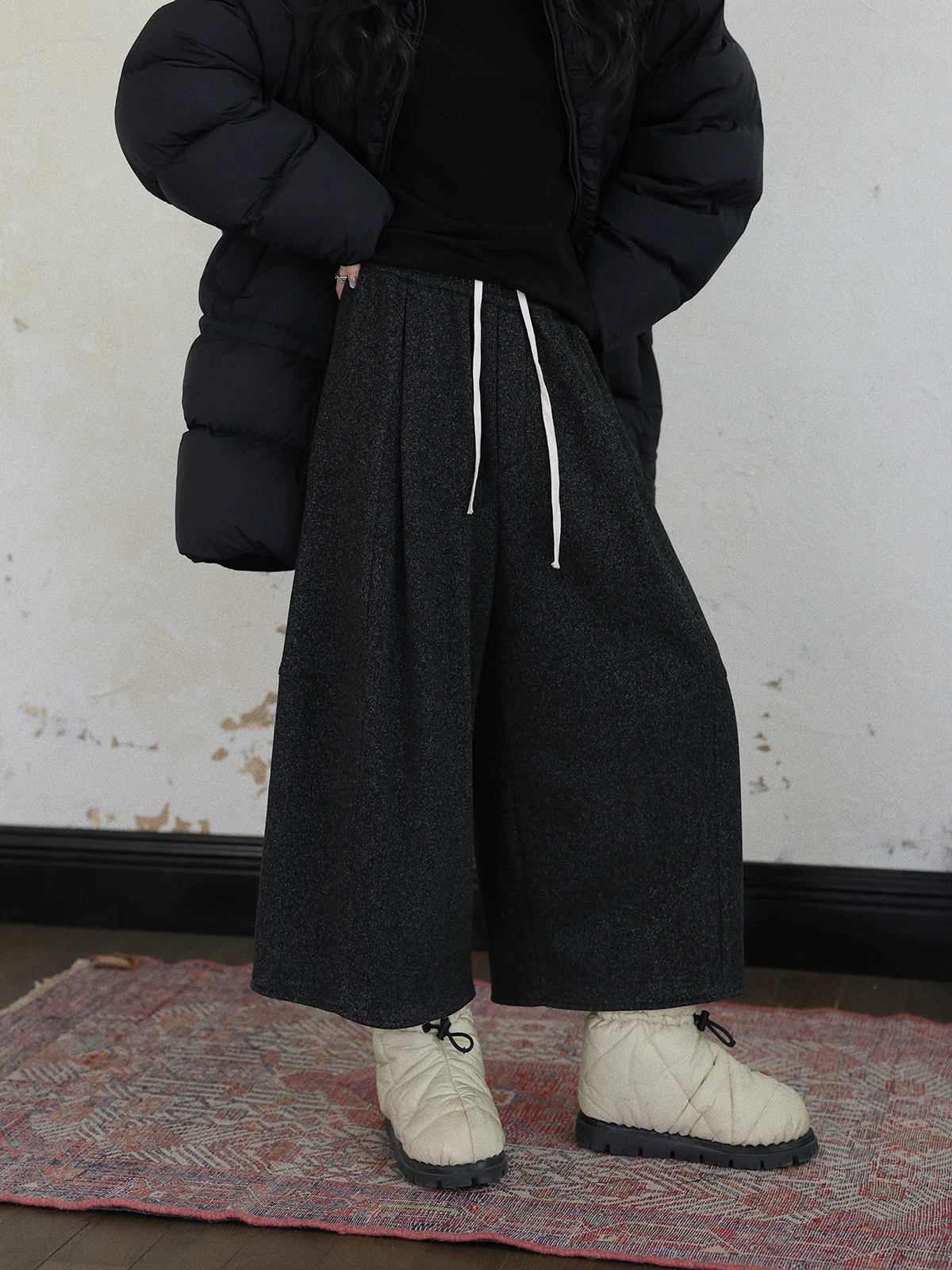 Ретро DR Fce Широкие брюки на подкладке Женские повседневные брюки с высокой талией Осень-зима Сезонные брюки свободного покроя восьмиteen
Ретро DR Fce Широкие брюки на подкладке Женские повседневные брюки с высокой талией Осень-зима Сезонные брюки свободного покроя восьмиteen