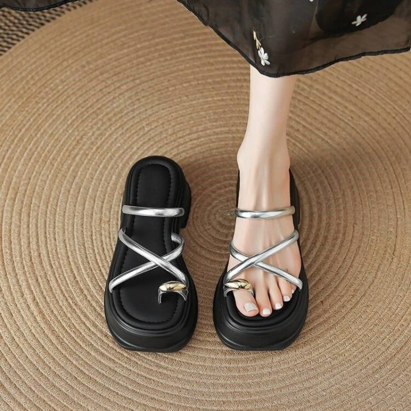 2024 Summer Classic Style Toe Ring Women's Slippers Fashion Daily Party Women Sandals Crystal Diamond Sexy Style Flat Shoe
2024 Summer Classic Style Toe Ring Women's Slippers Fashion Daily Party Women Sandals Crystal Diamond Sexy Style Flat Shoe