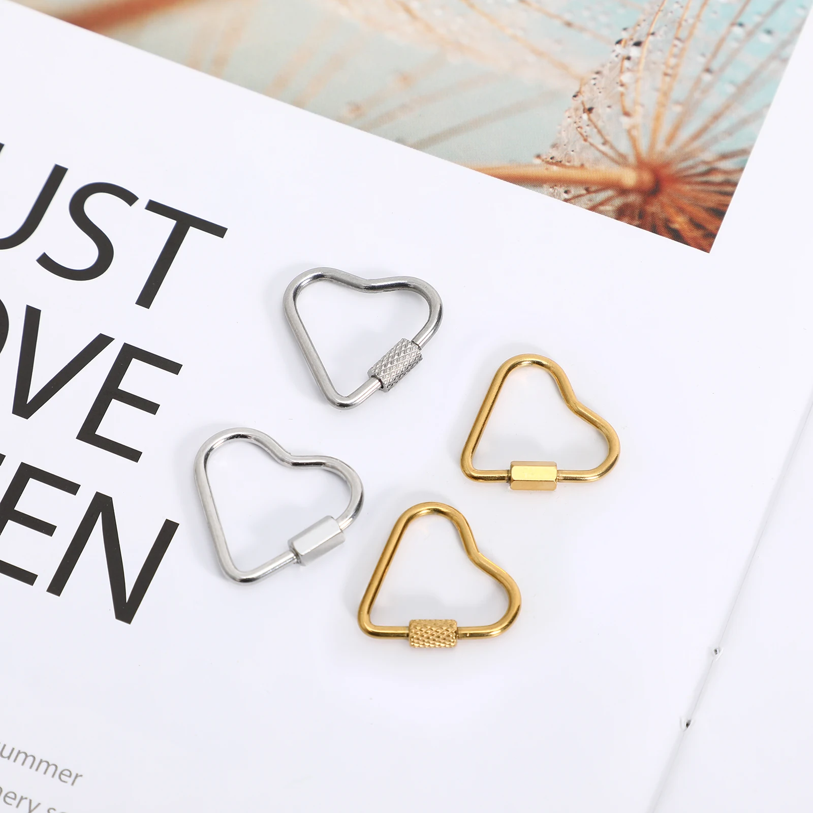 8pcs Heart Shaped Carabiner Stainless Steel Screw Lock Key Ring Bag Charm Jewelry Making Lightweight Strong Multi Functional
8pcs Heart Shaped Carabiner Stainless Steel Screw Lock Key Ring Bag Charm Jewelry Making Lightweight Strong Multi Functional