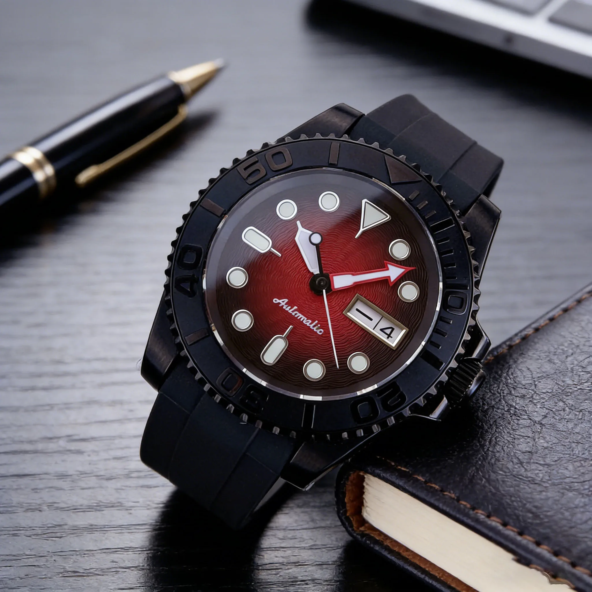 Ретро-часы Tandorio 40 мм, черное PVD-покрытие, сапфировое стекло, 3D светящийся циферблат, керамический безель, японский автоматический механизм NH36A, мужские, с резиновым ремешком
Ретро-часы Tandorio 40 мм, черное PVD-покрытие, сапфировое стекло, 3D светящийся циферблат, керамический безель, японский автоматический механизм NH36A, мужские, с резиновым ремешком