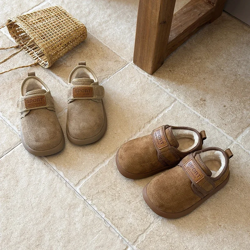 Детская повседневная обувь для девочек, новинка зимы 2025 года, модная нескользящая универсальная хлопковая обувь принцессы в корейском стиле с мягкой подошвой
Детская повседневная обувь для девочек, новинка зимы 2025 года, модная нескользящая универсальная хлопковая обувь принцессы в корейском стиле с мягкой подошвой