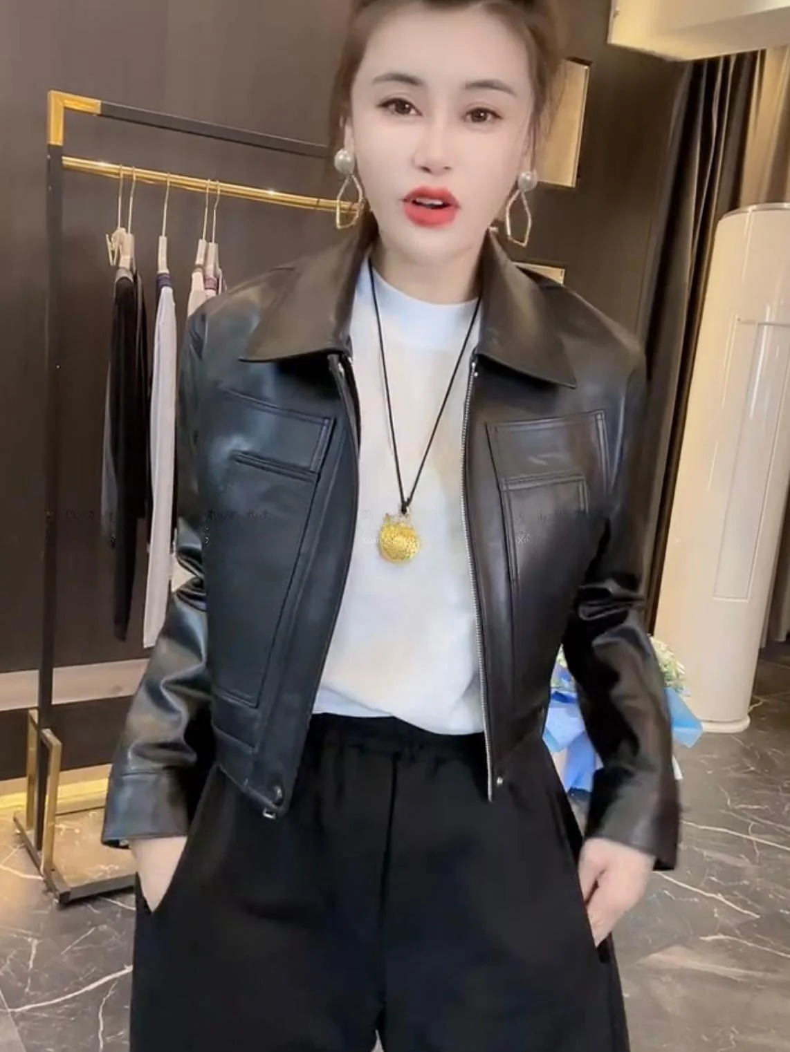 Women's ort Biker Jaet 2025 New Sle Commute Wind Leather Coat Turn-down Collar Long Sve eep Skin Outerwear
Women's ort Biker Jaet 2025 New Sle Commute Wind Leather Coat Turn-down Collar Long Sve eep Skin Outerwear