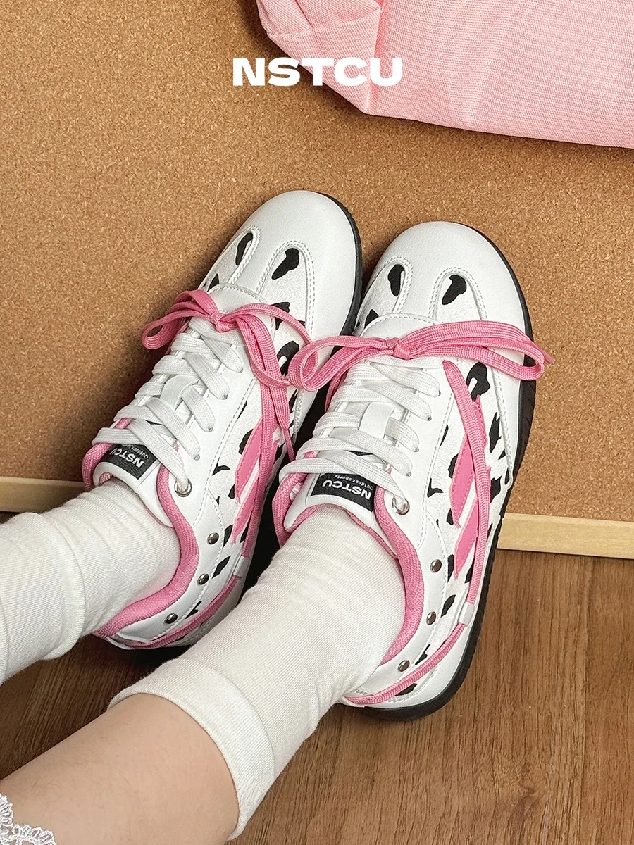NSTCU Strawberry Milk Racing Shoes Women's New 2026 Thin Bottom Casual Sneakers Student Sports Leisure Board Shoes
NSTCU Strawberry Milk Racing Shoes Women's New 2026 Thin Bottom Casual Sneakers Student Sports Leisure Board Shoes
