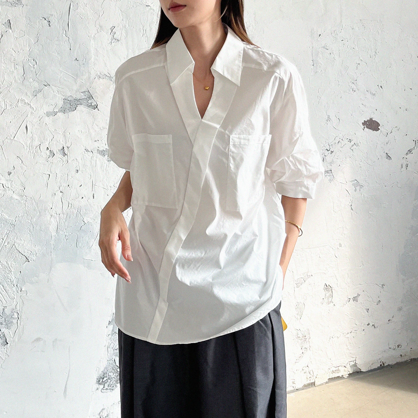 JANE Women's V-neck Short Sleeve Shirt Casual Loose Style with Pocket Breathable Comfortable Commute Fashion White Top
JANE Women's V-neck Short Sleeve Shirt Casual Loose Style with Pocket Breathable Comfortable Commute Fashion White Top