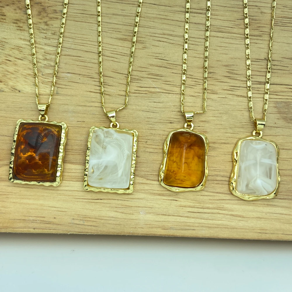 Vintage Geometric Amber Flower Rectangular Pendant Necklace For Women Gold Plated Resin Short Chain Necklace Jewelry Gifts
Vintage Geometric Amber Flower Rectangular Pendant Necklace For Women Gold Plated Resin Short Chain Necklace Jewelry Gifts