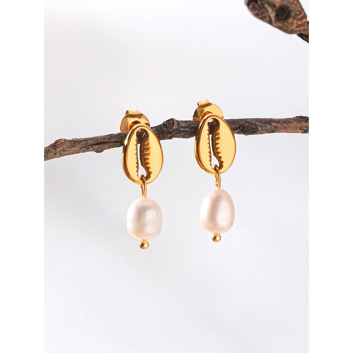 Newest Y2k Trendy Luxury 18k Gold Plated Non Tarnish Stainless Steel For Women Shell Charm Pearl Earrings Jewelry Gifts
Newest Y2k Trendy Luxury 18k Gold Plated Non Tarnish Stainless Steel For Women Shell Charm Pearl Earrings Jewelry Gifts