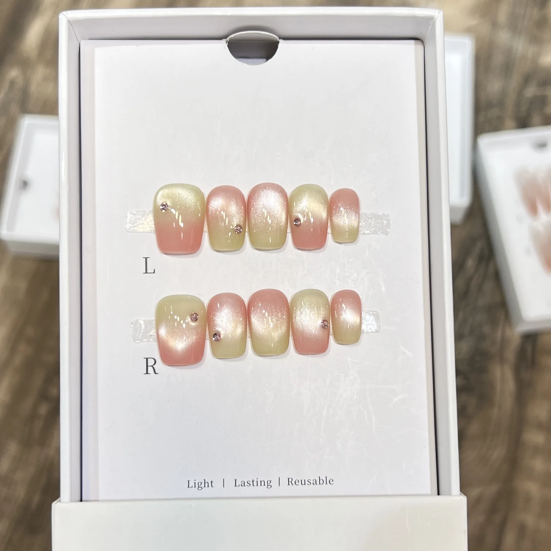 10Pcs Handmade Short Press on Nails Shiny Cat Eye Two Color Gradient Design French Sweet False Nails Wearable Manicure Nail Tips
10Pcs Handmade Short Press on Nails Shiny Cat Eye Two Color Gradient Design French Sweet False Nails Wearable Manicure Nail Tips