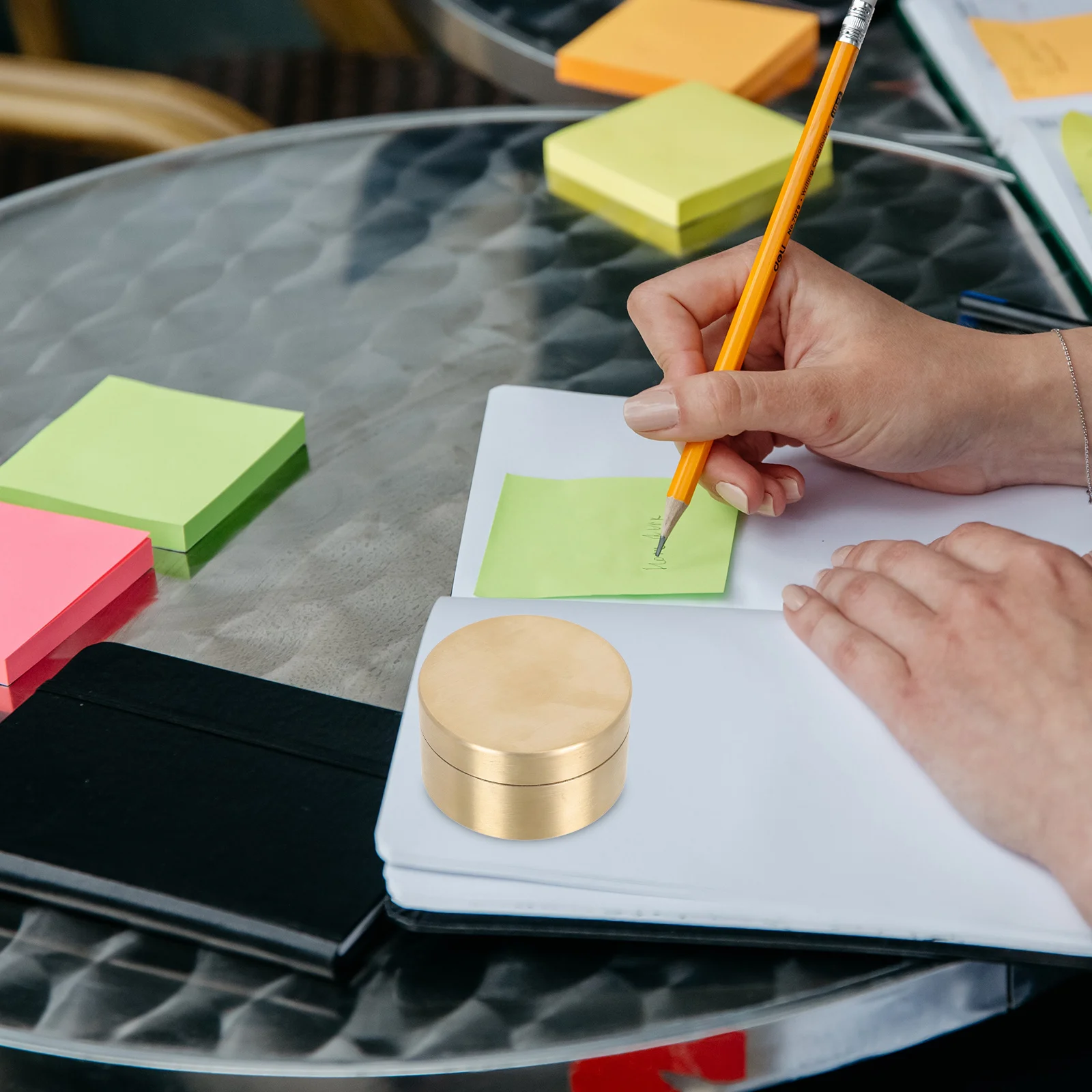 1pc Golden Medicine Box Dustproof Moisture-Resistant Small Storage Case For Jewelry Ring Necklace Organizer Home Office Decor
1pc Golden Medicine Box Dustproof Moisture-Resistant Small Storage Case For Jewelry Ring Necklace Organizer Home Office Decor