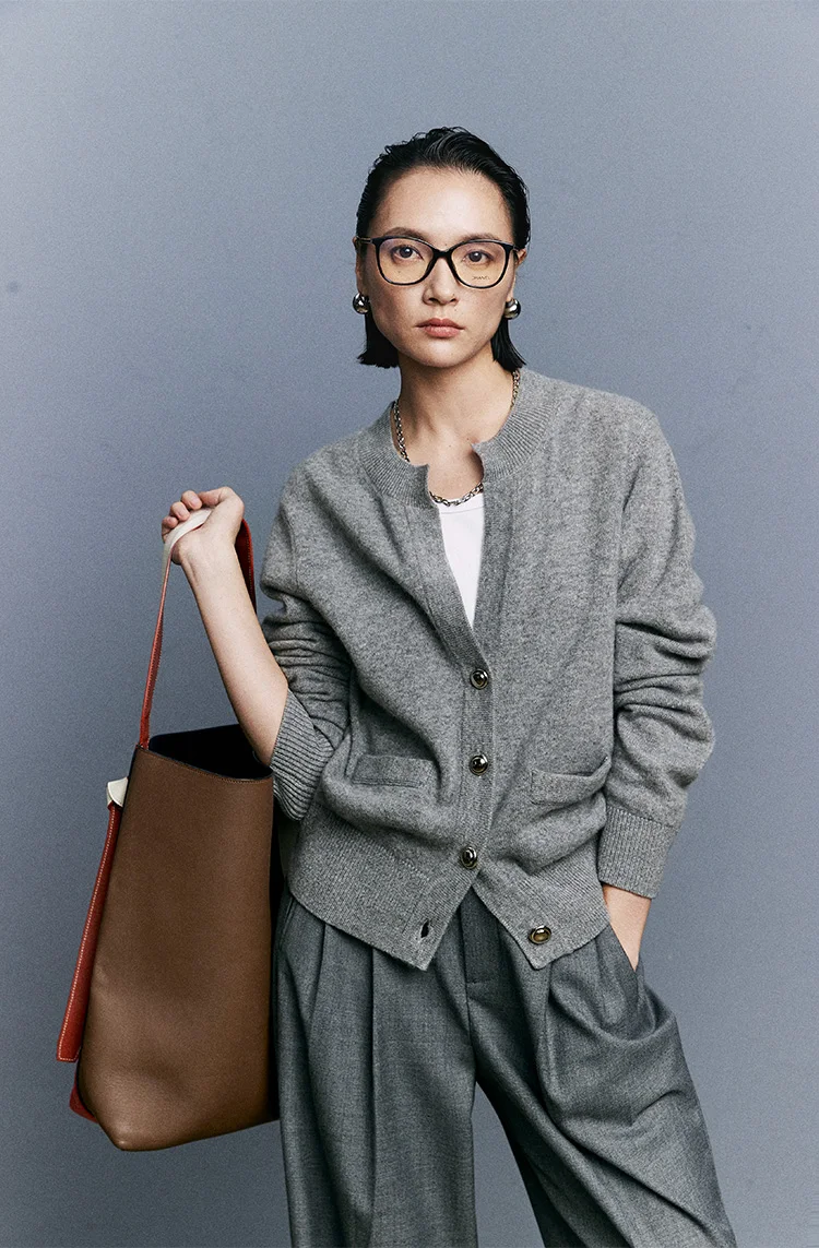 2024autumn/winter Knitted Loose Cardigan Jacket Pure Wool Sweater Temperament Round Neck Slimming Long Sleeved Top
2024autumn/winter Knitted Loose Cardigan Jacket Pure Wool Sweater Temperament Round Neck Slimming Long Sleeved Top
