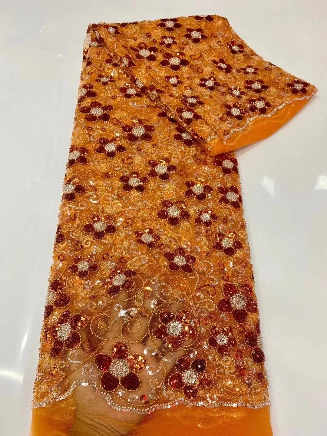 2024 Latest Gorgeous African Handmade Beads Laces Fabrics Luxury Nigerian Sequins Mesh Lace Fabric For Party Wedding Dresses
2024 Latest Gorgeous African Handmade Beads Laces Fabrics Luxury Nigerian Sequins Mesh Lace Fabric For Party Wedding Dresses