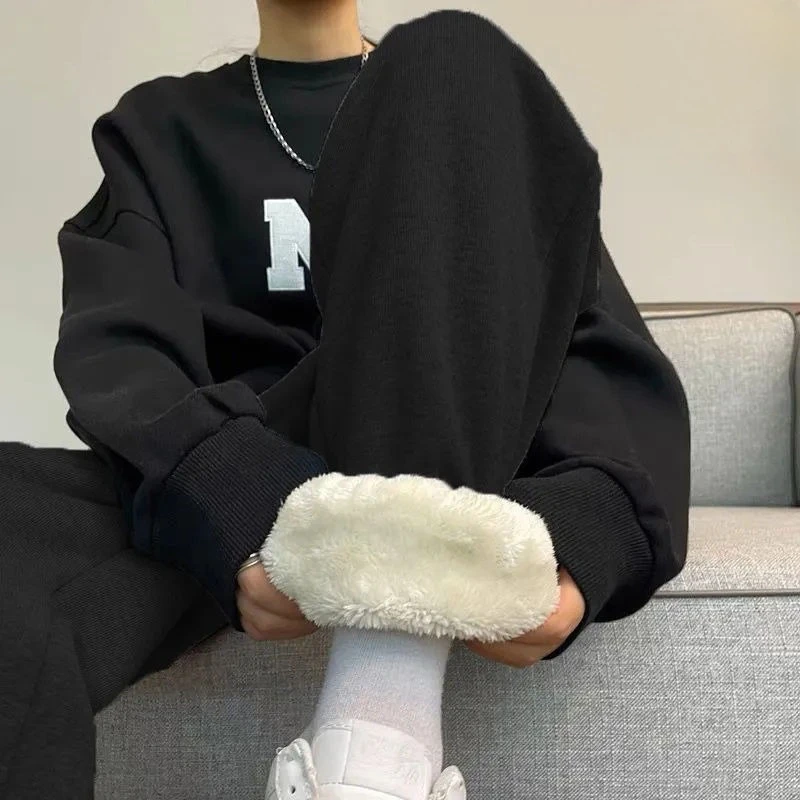 Fleece-Lined Pants for Men Sweatpants Loose Sherpa Warm Comfortable Black Grey Drawstring Trousers Male Windproof Oversize Pants
Fleece-Lined Pants for Men Sweatpants Loose Sherpa Warm Comfortable Black Grey Drawstring Trousers Male Windproof Oversize Pants