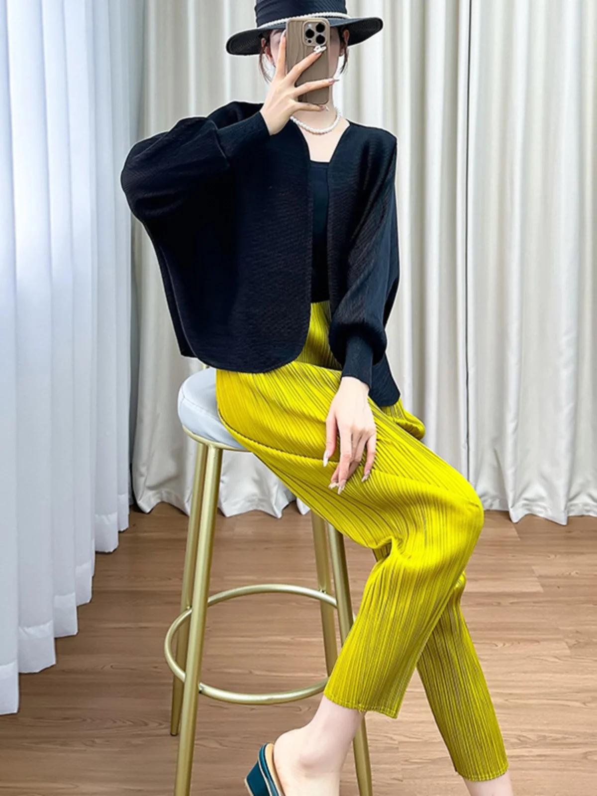 Simple Design Summer Batwing Long Sleeve Unisex Short Jacket Top Women's Cabbage Pants Outfit Polyester Fiber Commute Style
Simple Design Summer Batwing Long Sleeve Unisex Short Jacket Top Women's Cabbage Pants Outfit Polyester Fiber Commute Style