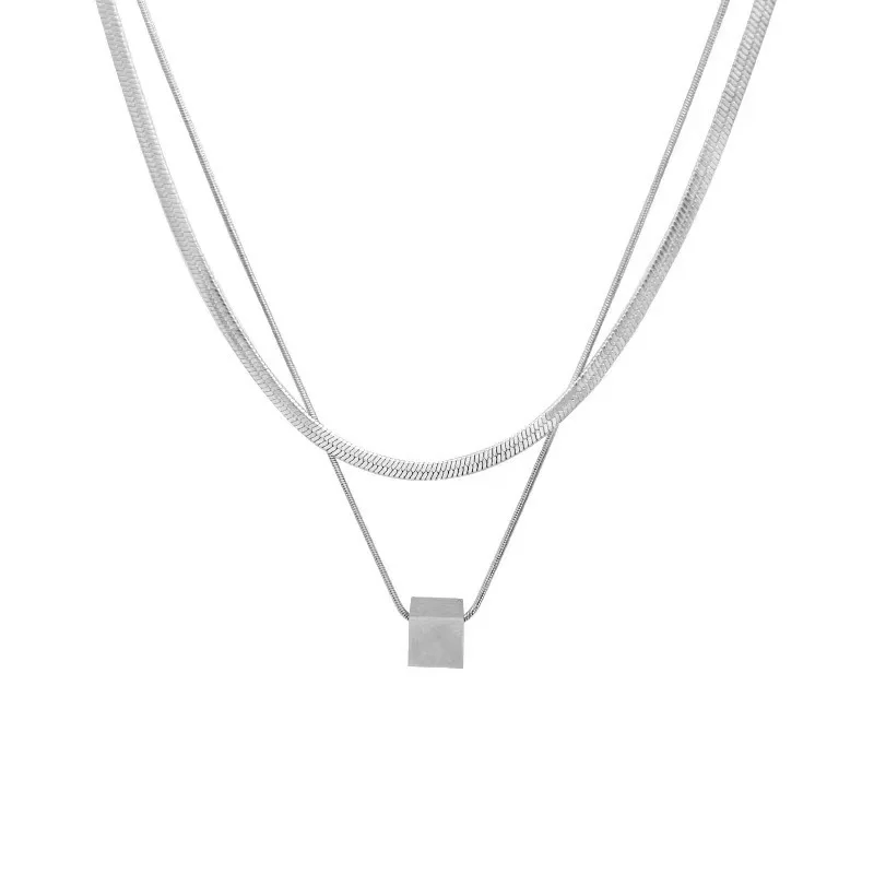 Sterling silver necklace women's double-layer square pendant clavicle explosion niche design light luxury tide
Sterling silver necklace women's double-layer square pendant clavicle explosion niche design light luxury tide