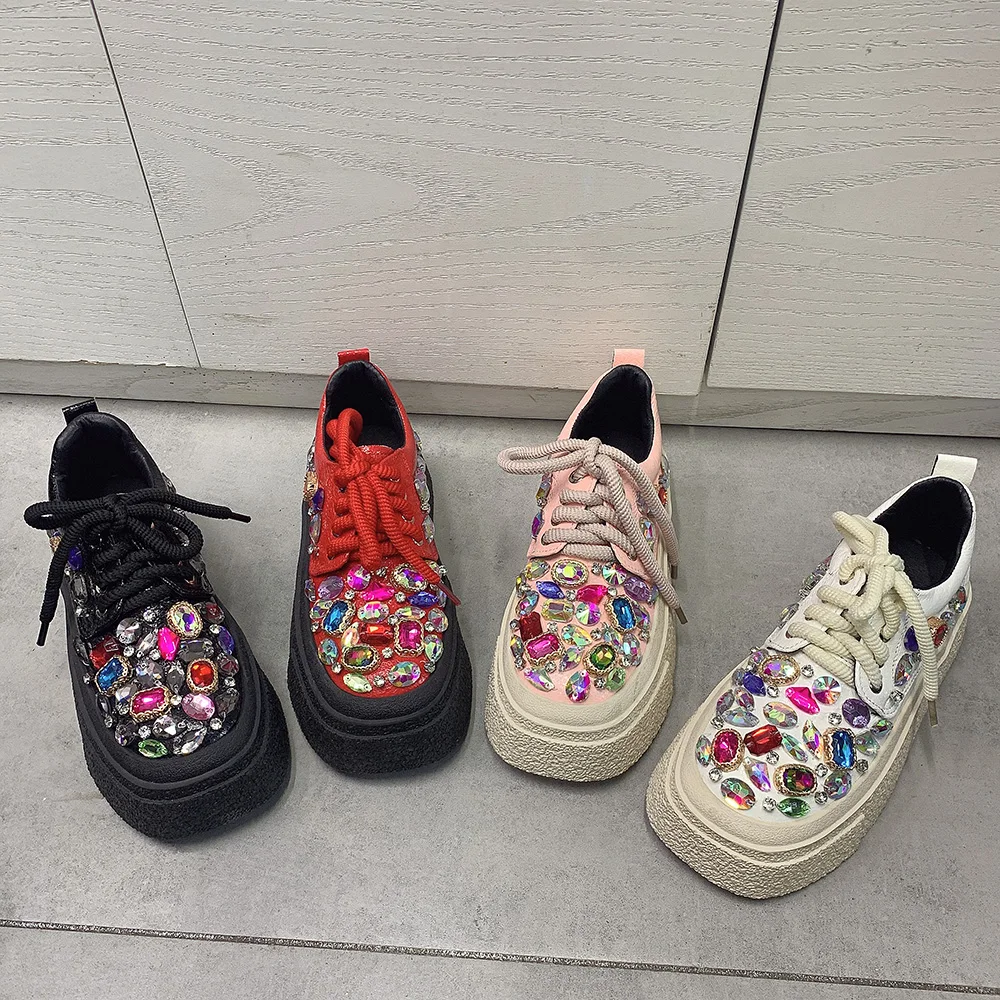 Fashion Rhinestone Women Shoes Plus Size Casual Platform Female Flat Shoes Warm Fur Winter Plush Shoes Designer Shoes BlingBling
Fashion Rhinestone Women Shoes Plus Size Casual Platform Female Flat Shoes Warm Fur Winter Plush Shoes Designer Shoes BlingBling