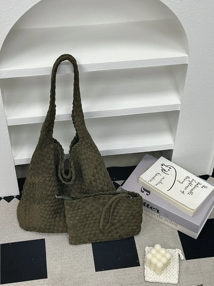 Модная женская сумка через плечо большой вместимости, стильная сумка на одно плечо, модная дорожная сумка для женщин
Модная женская сумка через плечо большой вместимости, стильная сумка на одно плечо, модная дорожная сумка для женщин