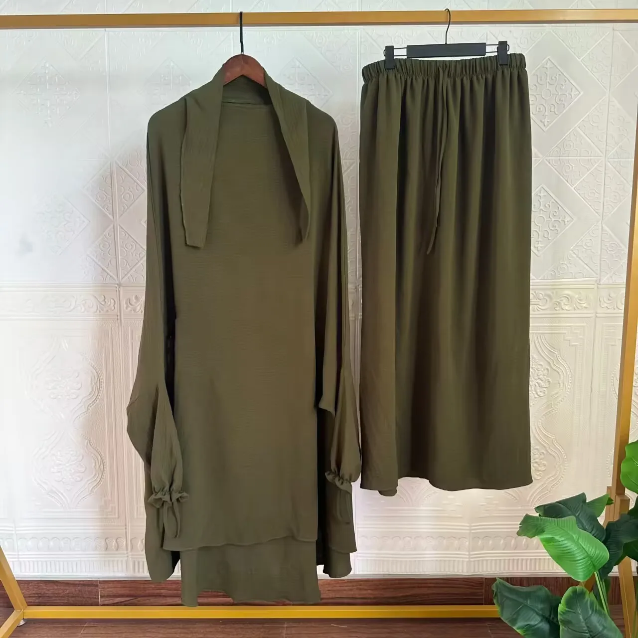 2pcs Eid Ramadan Women Hijab Abaya Muslim Prayer Garment Clothes Islamic Niqab Khimar Caftan Full Cover Dress Skirt Robe Kaftan
2pcs Eid Ramadan Women Hijab Abaya Muslim Prayer Garment Clothes Islamic Niqab Khimar Caftan Full Cover Dress Skirt Robe Kaftan