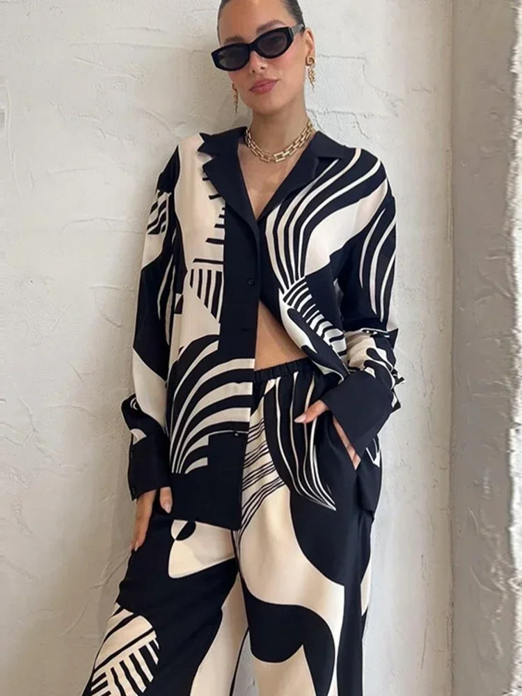 Two Piece Set 2023 Dashiki Traditional African Women Africaine Print Bodycon Blouse Tops And Pants Africa Clothes Matching Sets
Two Piece Set 2023 Dashiki Traditional African Women Africaine Print Bodycon Blouse Tops And Pants Africa Clothes Matching Sets