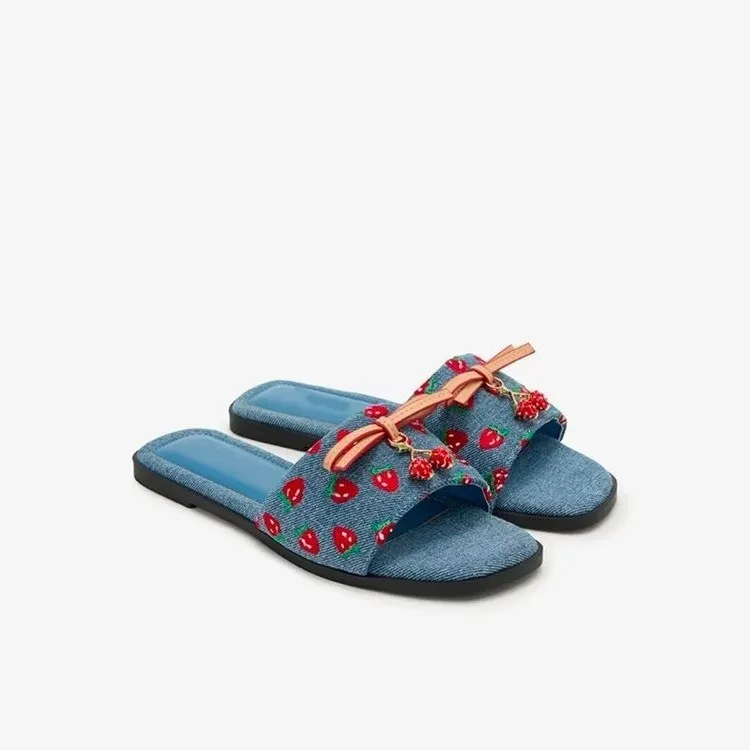 Denim Strawberry Slippers for Women Summer New Soft Sole Flat Sandals Outdoor Trendy Beach Shoes
Denim Strawberry Slippers for Women Summer New Soft Sole Flat Sandals Outdoor Trendy Beach Shoes