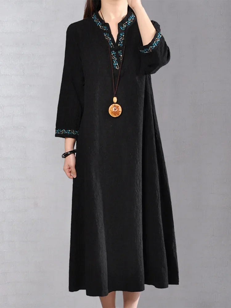 Spring and Autumn New V-Neck Button Linen Embroidered Robe Cotton and Linen Dress
Spring and Autumn New V-Neck Button Linen Embroidered Robe Cotton and Linen Dress