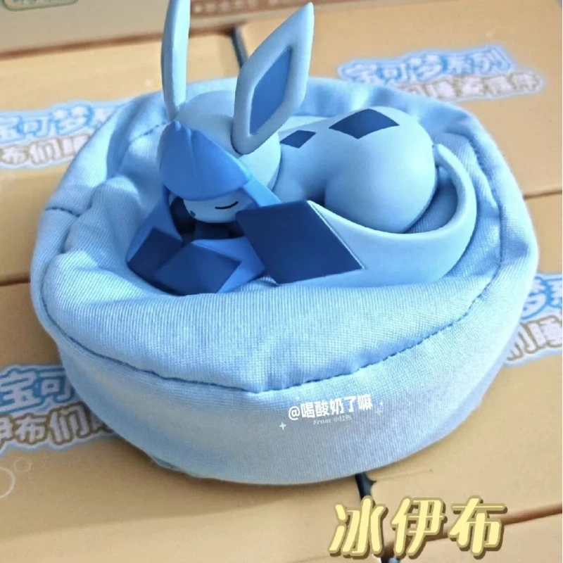 Новый Bandai Pokemon Eevee Sleeping Series, милая слепая коробка, фигурка феи Eevee, украшение, подарок, Коллекционная игрушка на тему покемонов
Новый Bandai Pokemon Eevee Sleeping Series, милая слепая коробка, фигурка феи Eevee, украшение, подарок, Коллекционная игрушка на тему покемонов