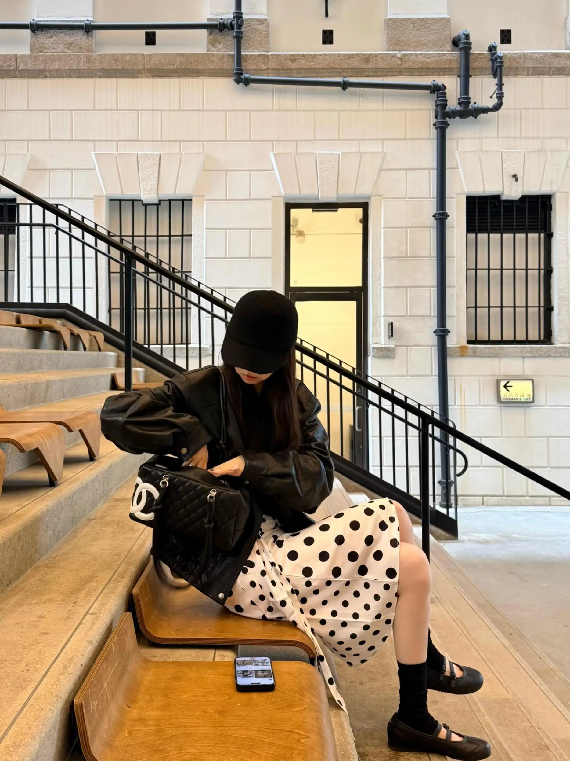 American Retro Splicing Elastic Waist Head Versatile Asymmetrical Cut White Polka Dot Half Skirt Women Spring Summer Midi Skirt
American Retro Splicing Elastic Waist Head Versatile Asymmetrical Cut White Polka Dot Half Skirt Women Spring Summer Midi Skirt