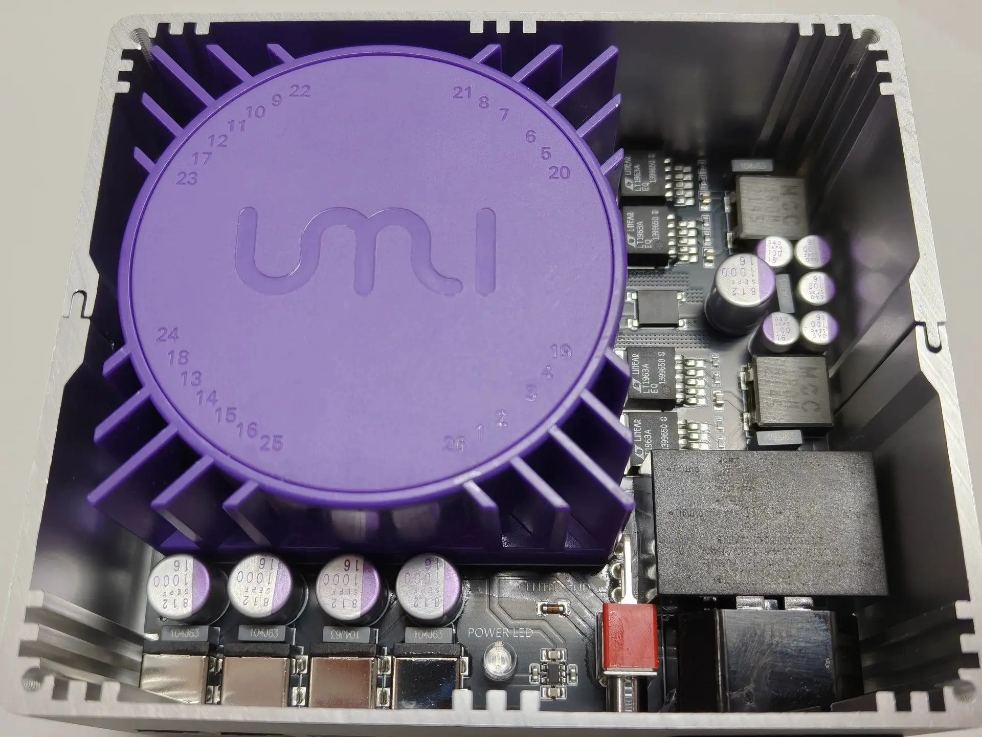 JingYueSi Audio Tianzhu — линейный источник питания с нулевой утечкой, магнитный, 220 В, 35 Вт. Четыре выхода, два 12В3А, два 5В3А
JingYueSi Audio Tianzhu — линейный источник питания с нулевой утечкой, магнитный, 220 В, 35 Вт. Четыре выхода, два 12В3А, два 5В3А