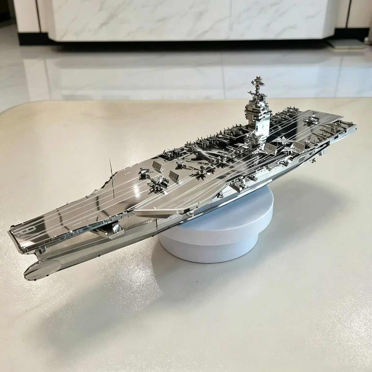All-metal Material Aircraft Carrier Model 42.1cm Handmade with Rich Details Ships Static Model Finished Productship Toy Ornament
All-metal Material Aircraft Carrier Model 42.1cm Handmade with Rich Details Ships Static Model Finished Productship Toy Ornament